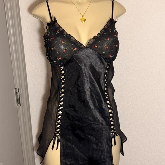 Morgan Taylor Dresses & Skirts - Morgan Taylor black lace up slip dress